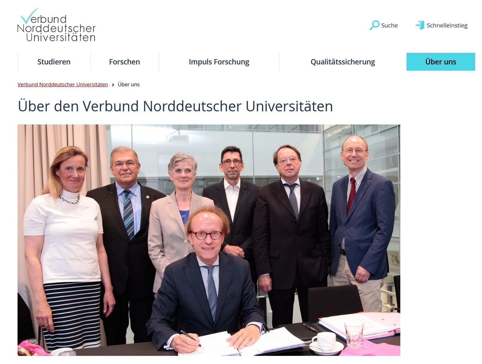 Abbildung von der Webseite des Verbundes mit den Vertreterinnen und Vertretern der beteiligten Hochschulen. Die Universität Bremen wird durch Konrektor Thomas Hoffmeister vertreten.